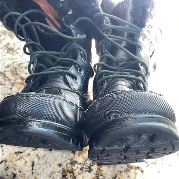 Ralph Lauren Rugged Black Fur-Lined Boots - Picture 12 of 14